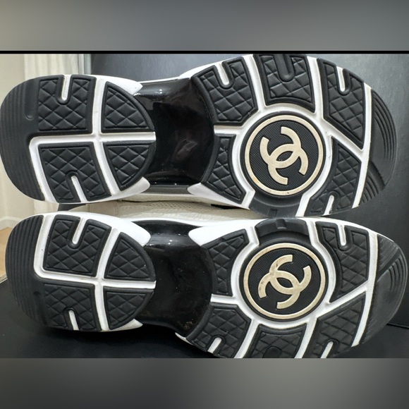 CHANEL Women's Classic White and Black Sneakers - Picture 5 of 5